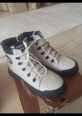 bot çizme Compax 38 numara beyaz siyahBeyaz Yüksek Topuklu - Görsel 2