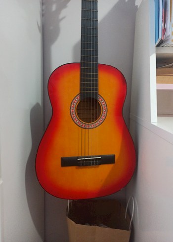 klasik gitar manuel Raymond handeraftedRenkli Klasik Gitar - Görsel 5