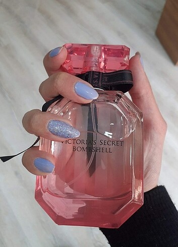 Victoria's Secret Bombshell 