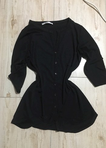Siyah Düğmeli Hırka