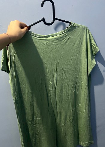 Yeşil Payet Detaylı Kadın Tişört - Görsel 2