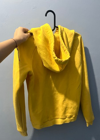 Sarı Kapüşonlu Kadın Sweatshirt - Görsel 2