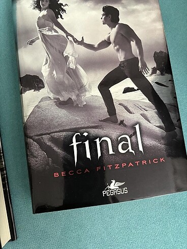  Beden Hush hush serisi- ciltli-kutulu