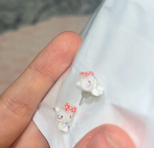 Hello Kitty küpe