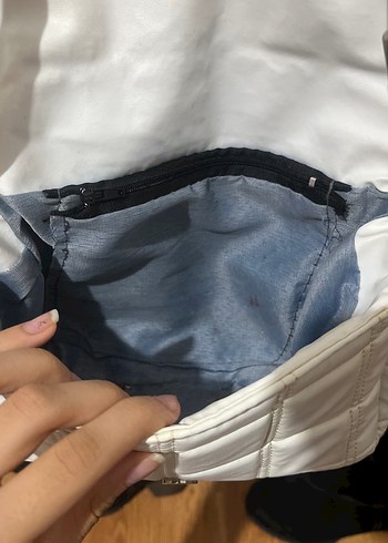 Diğer Beyaz Zincir Detaylı Deri Kadın Çanta