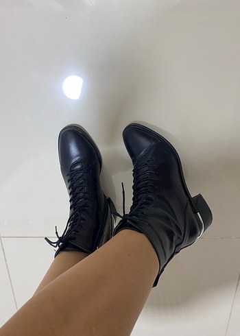 36 Beden Elle Siyah Deri Kadın topuklu bağcıklı bot