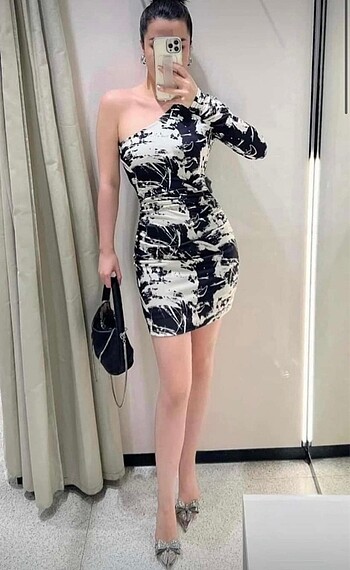 Zara Model Tek Onuz Elbise
