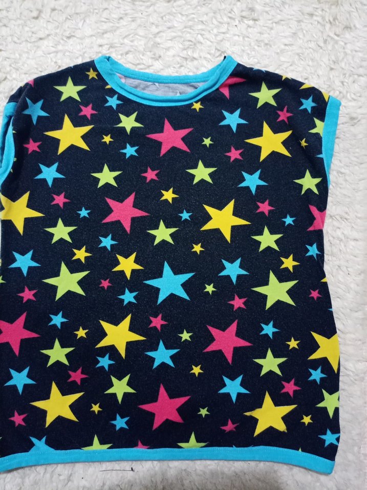 Renkli Yıldız Desenli Kolsuz Kız Tişörtü - Görsel 2