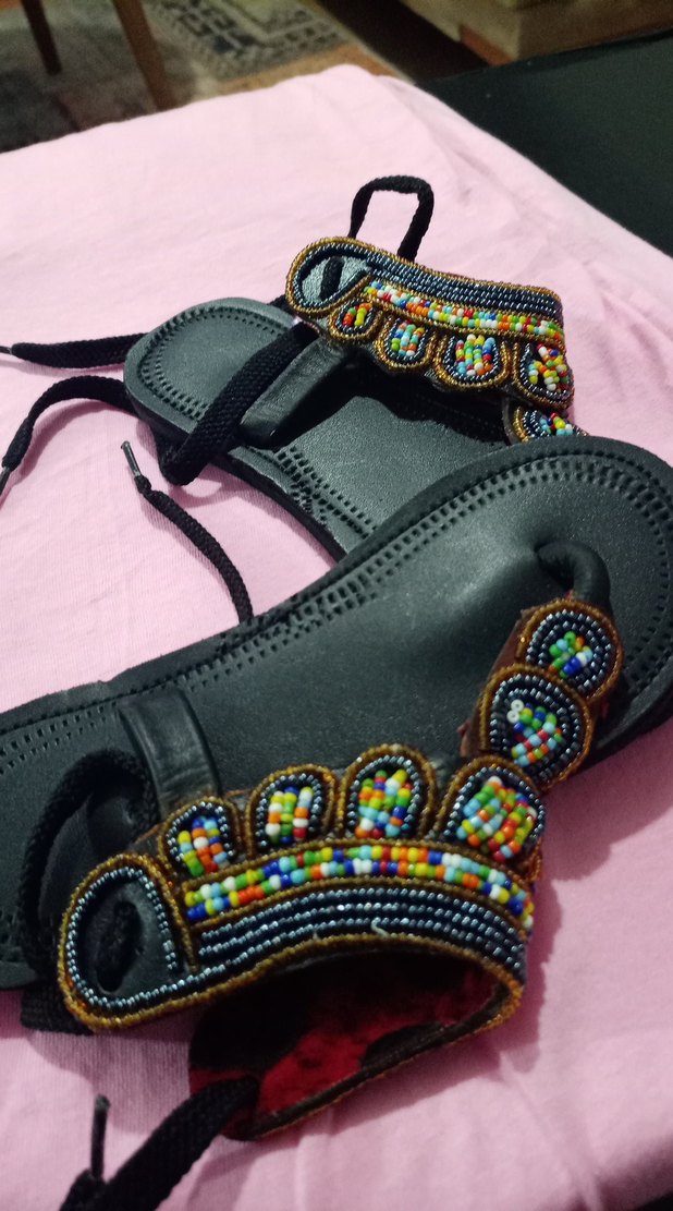 Boncuk İşlemeli Kadın Dolgu Topuk Sandalet - Görsel 3