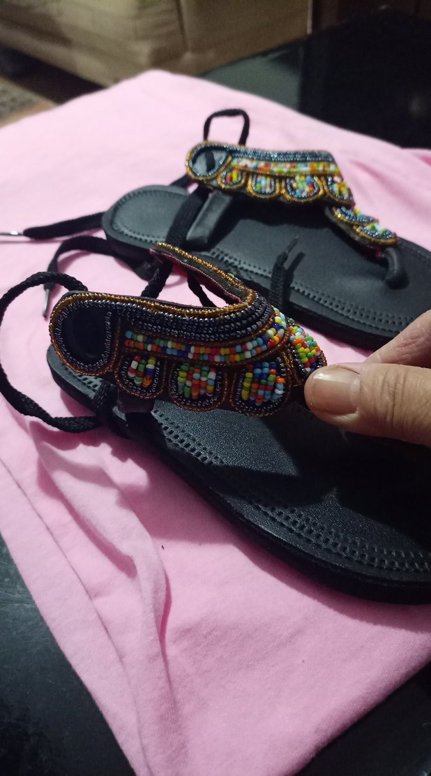 Boncuk İşlemeli Kadın Dolgu Topuk Sandalet - Görsel 4