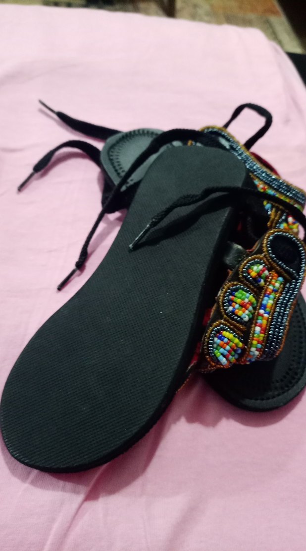 Boncuk İşlemeli Kadın Dolgu Topuk Sandalet - Görsel 2