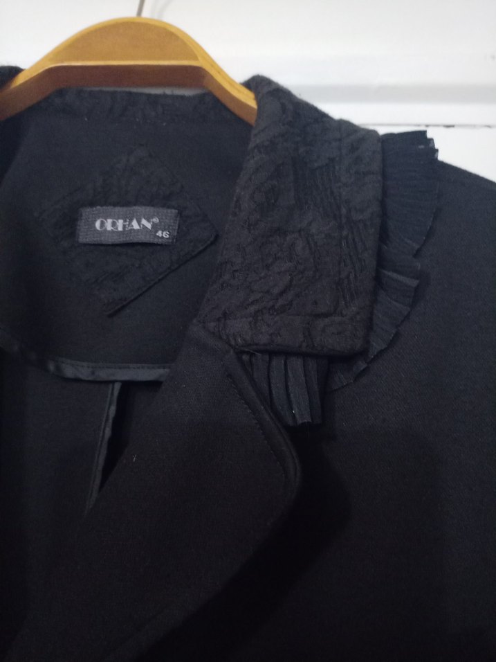 Siyah Düğmeli Uzun yumusak Kadın pardesü - Görsel 2