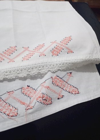 Nakışlı Beyaz yastık kılıfı - Görsel 5