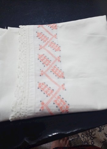 Nakışlı Beyaz yastık kılıfı - Görsel 3