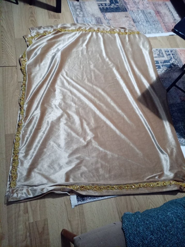 Bej İşlemeli Parlak yatak örtüsü - Görsel 4