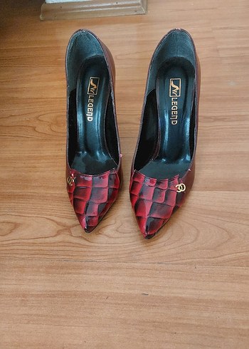 Bordo Yılan Desenli Tokalı Stiletto - Görsel 2