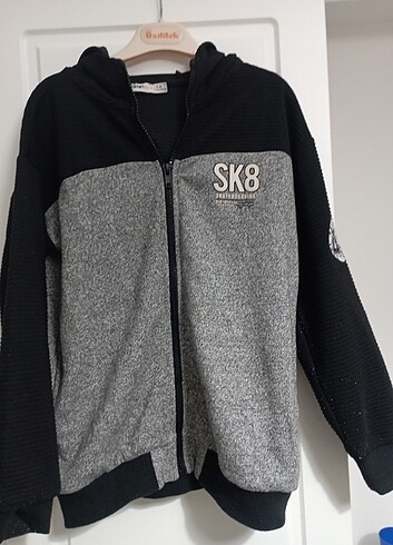 Kapşonlu sweatshirt