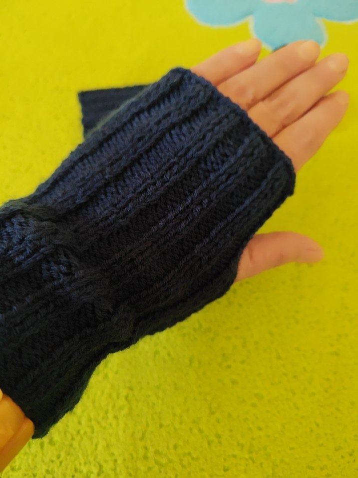 Kadın Lacivert Örgü Parmaksız Eldiven - Görsel 5