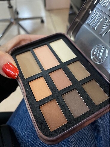 Diğer W7 major matte far paleti