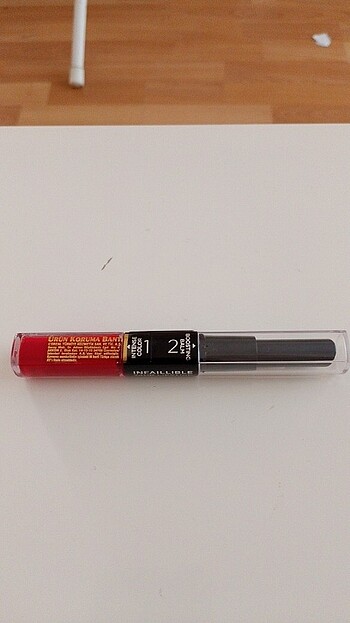 L'Oréal Paris Loreal Paris 24 saat kalıcı ruj §balm 506 Red