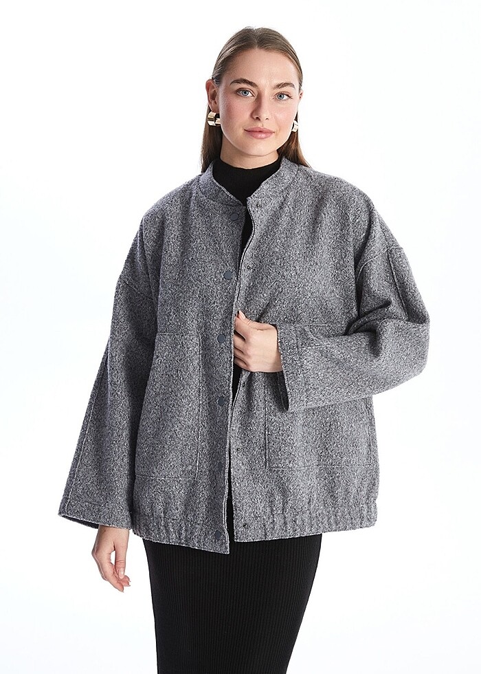 LCWAIKIKI Classic Siyah Kolej Yaka Oversize Kadın Bomber Mont - Görsel 3