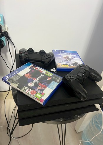 PlayStation 4 Konsol ve Oyun Seti