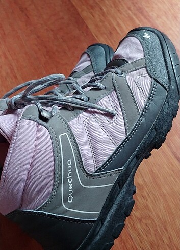 Decathlon Quechua Bot