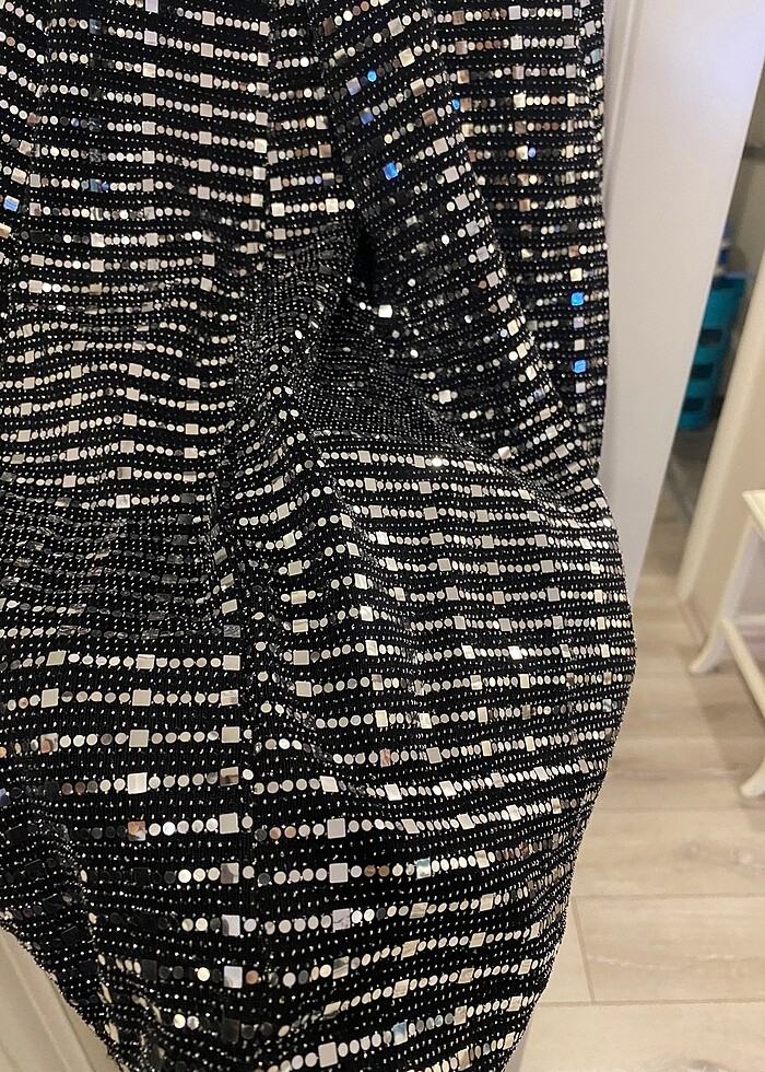 Pullu abiye gece elbisesi - Görsel 5