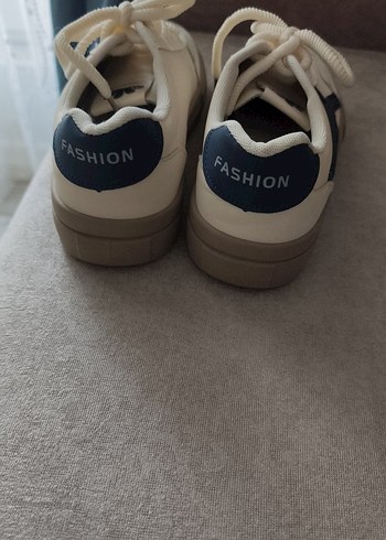 37 Beden Beyaz Bağcıklı Kadın Sneakers