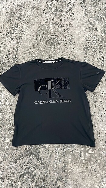 Calvin klein teeshirt