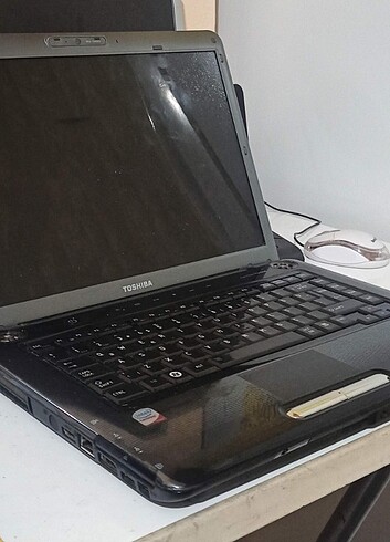 Toshiba A300 - 1MP Laptop