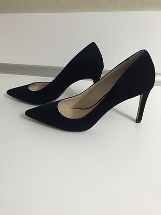38 Beden Mango lacivert kadife stiletto??