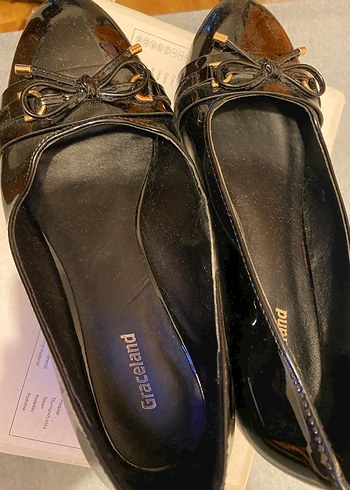 Kemer Detaylı Siyah Dolgu Topuklu Kadın Babet - Görsel 2