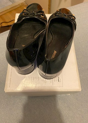 Kemer Detaylı Siyah Dolgu Topuklu Kadın Babet - Görsel 3