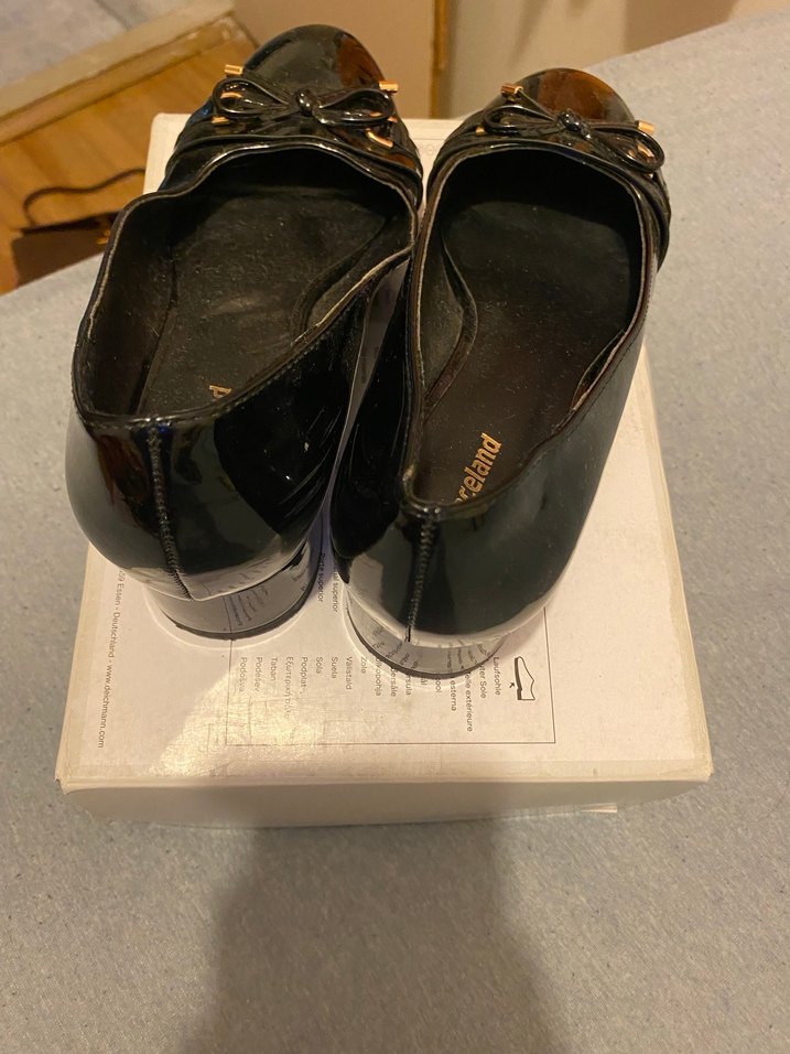 Kemer Detaylı Siyah Dolgu Topuklu Kadın Babet - Görsel 3