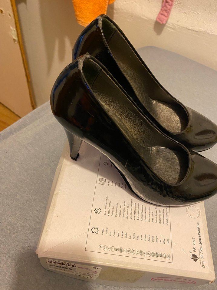 Parlak Siyah Rugan Stiletto Topuklu Kadın Ayakkabı - Görsel 2