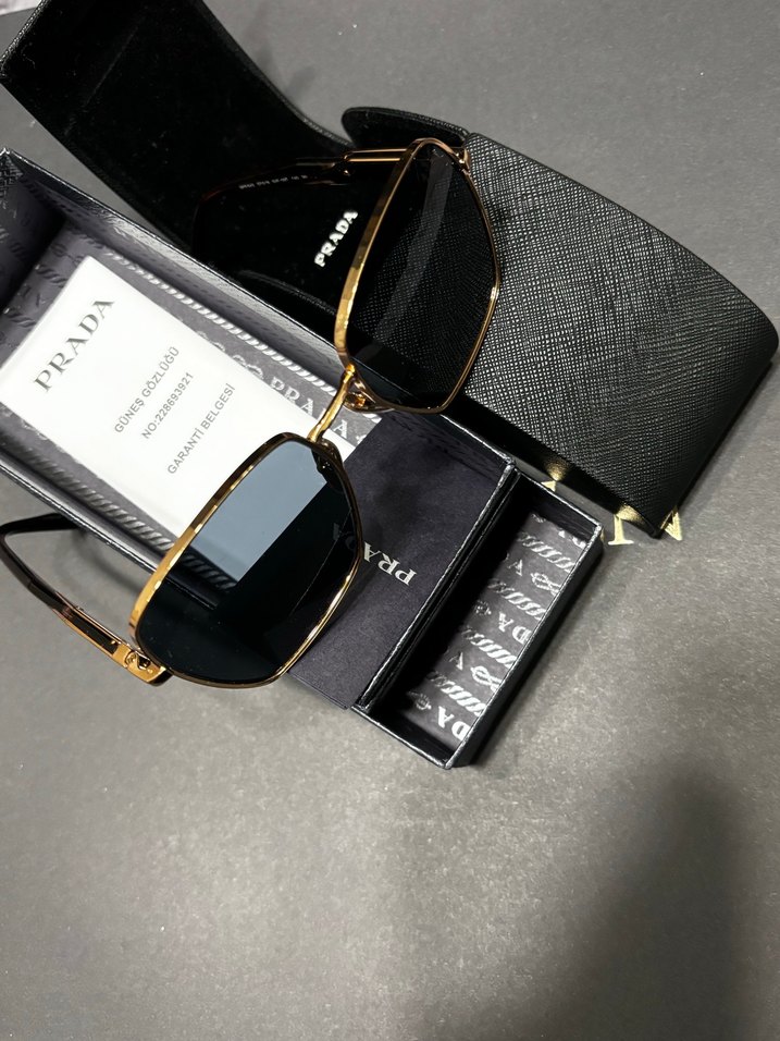 Prada Kadın Klasik Gold Güneş Gözlüğü - Görsel 4