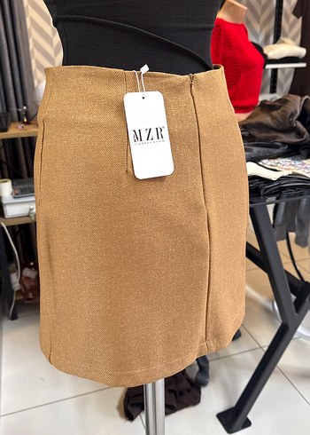 Zincir Detaylı Bej Mini Etek - Görsel 3