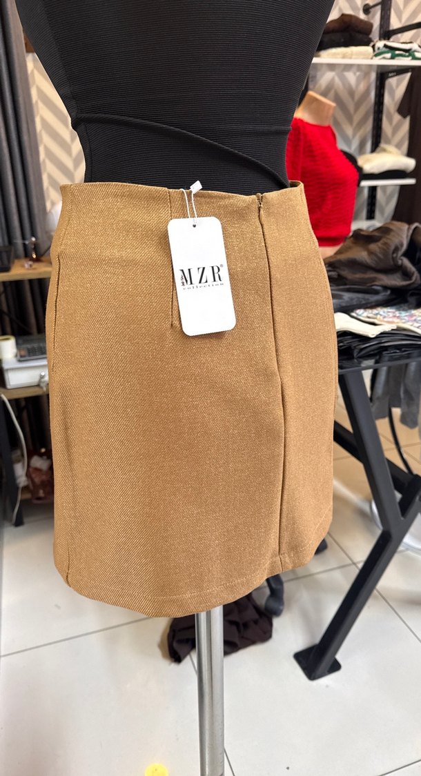 Zincir Detaylı Bej Mini Etek - Görsel 3