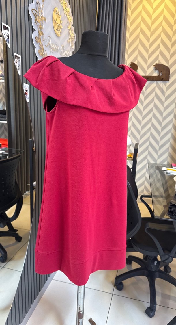 Kırmızı yaka Fırfırlı Mini belden bol rahat kalıp elbise - Görsel 3