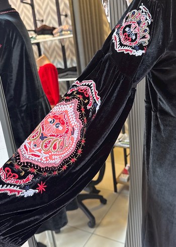 Püsküllü Nakışlı Siyah Bohem Uzun Elbise - Görsel 3