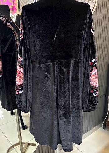 Püsküllü Nakışlı Siyah Bohem Uzun Elbise - Görsel 4