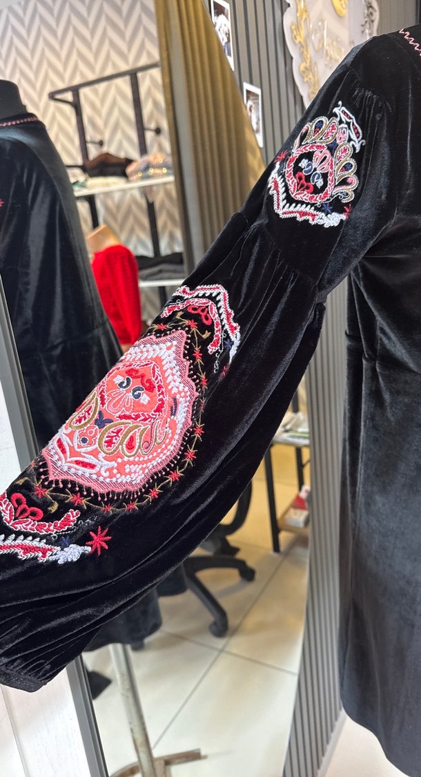 Püsküllü Nakışlı Siyah Bohem Uzun Elbise - Görsel 3