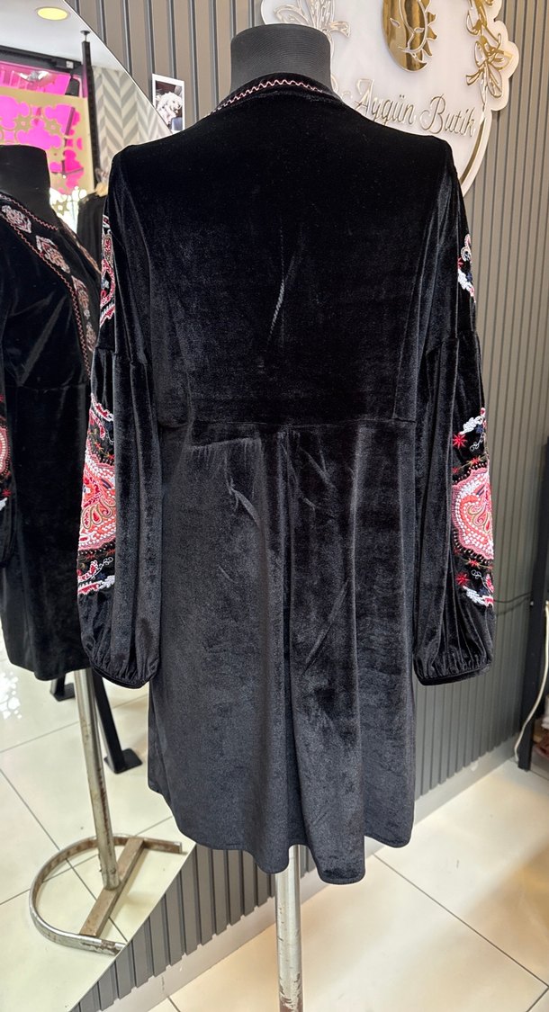 Püsküllü Nakışlı Siyah Bohem Uzun Elbise - Görsel 4