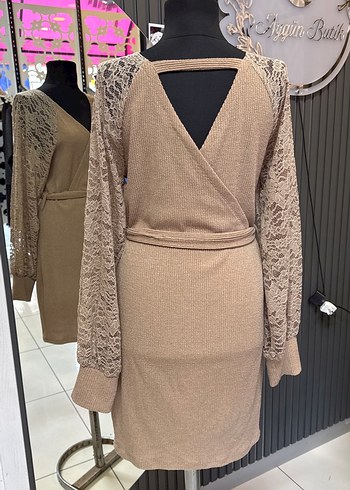 Sütlü kahve Dantel Detaylı V Yaka Triko Mini Elbise - Görsel 4