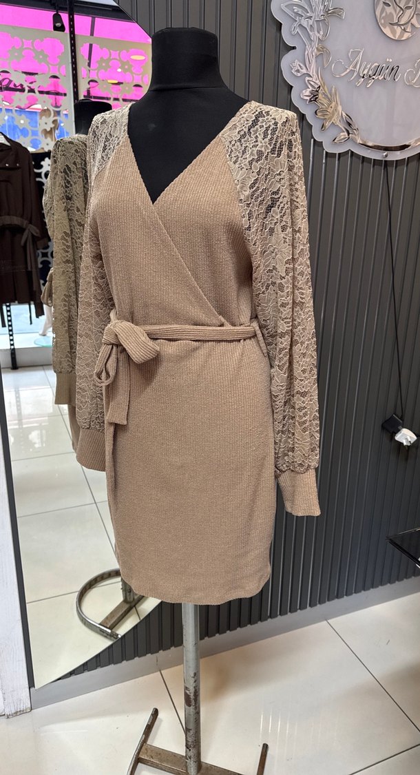 Sütlü kahve Dantel Detaylı V Yaka Triko Mini Elbise - Görsel 5