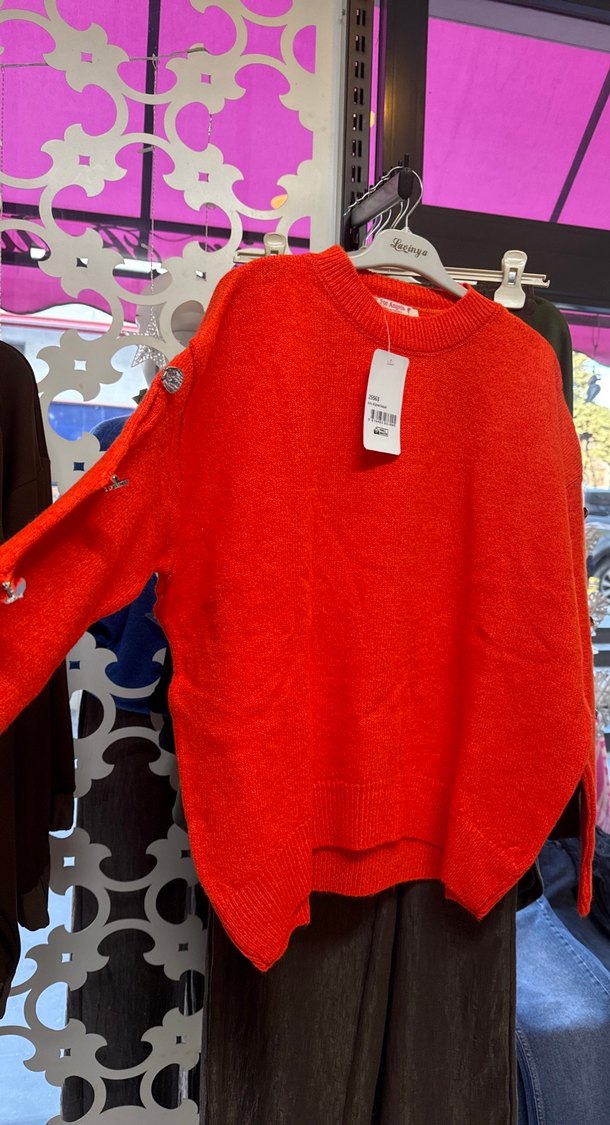 Düğmeli Beyaz Kadın Triko Kazak çeşitleri - Görsel 2