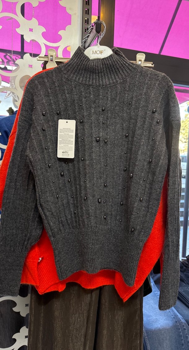 Düğmeli Beyaz Kadın Triko Kazak çeşitleri - Görsel 4