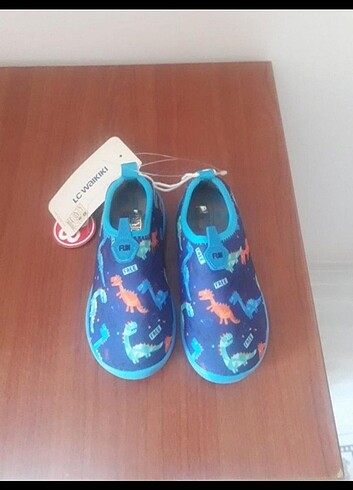 Yeni etiket li 28 numara lcv waikii 