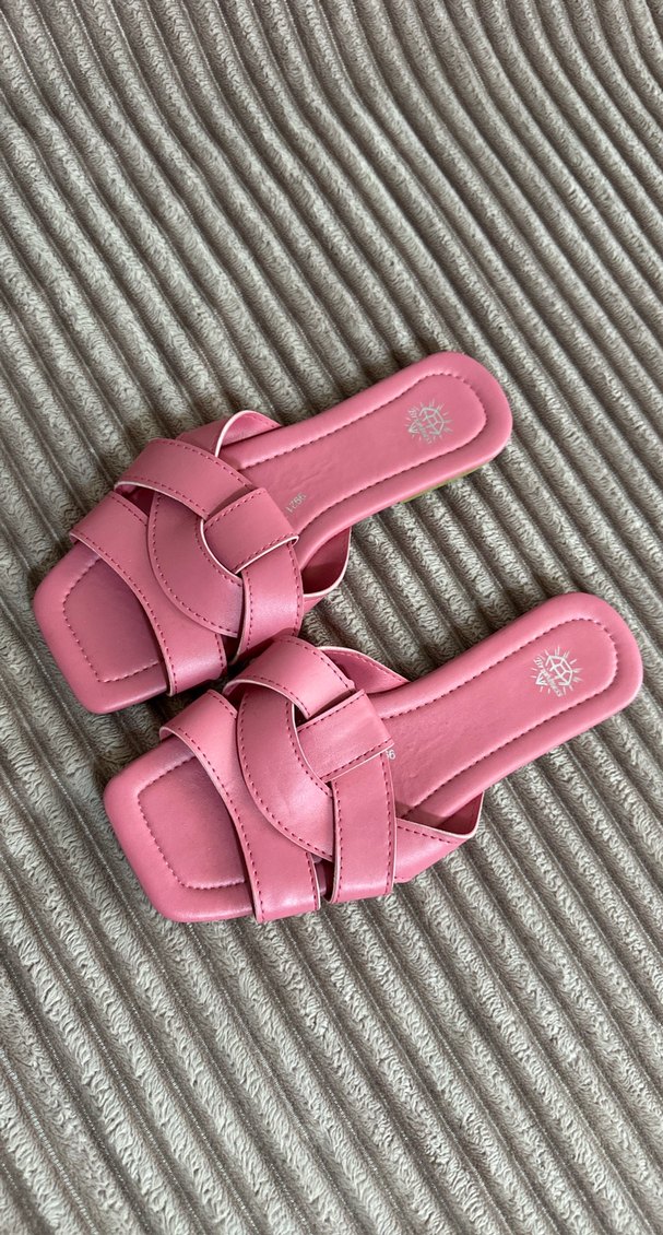 Pembe Kadın Terlik - Görsel 2